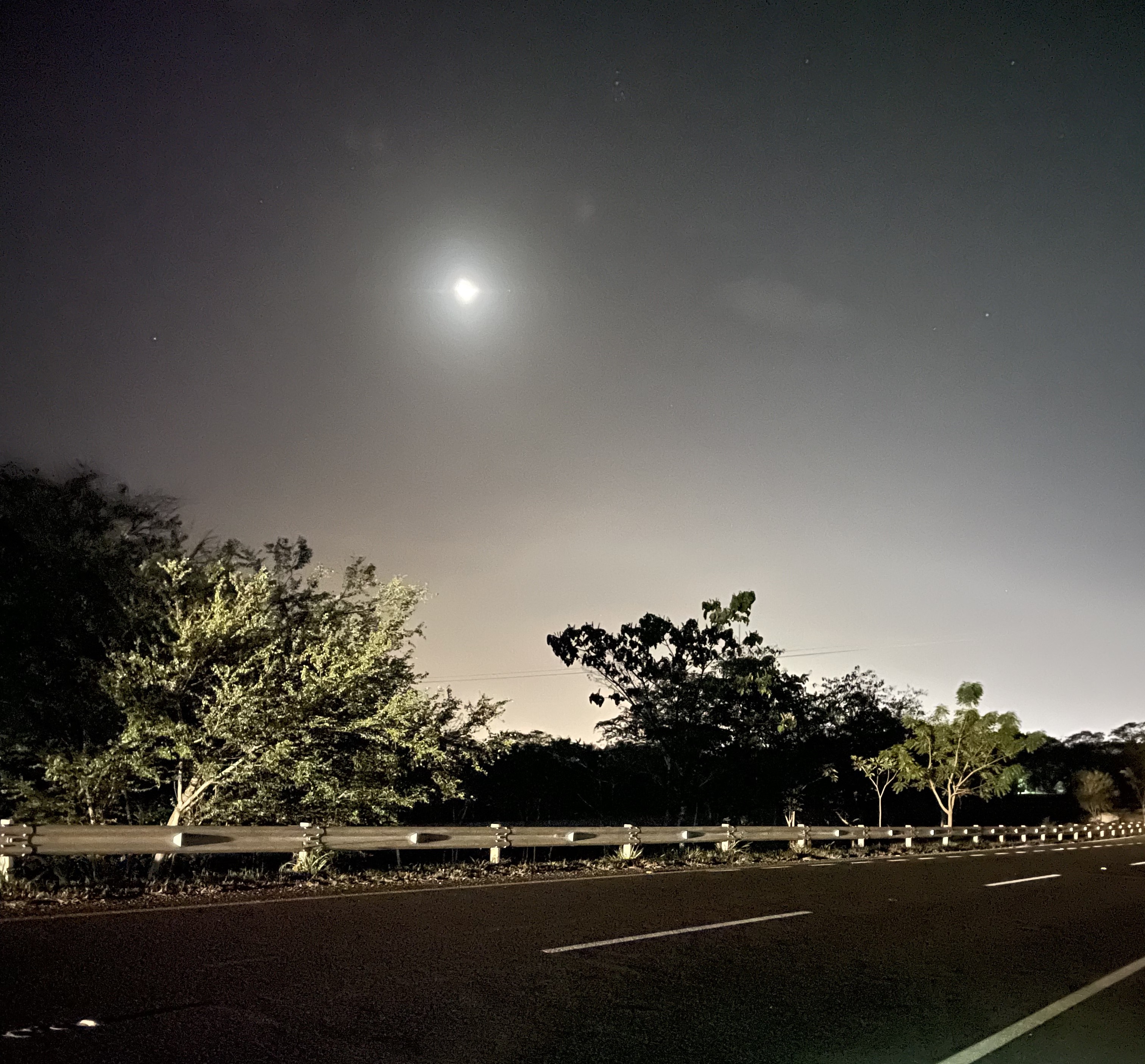 Corriendo de noche, Monteria